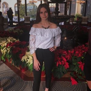 Meet your Posher, Elysa